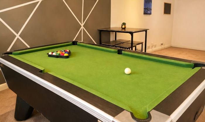 Games room with pool table